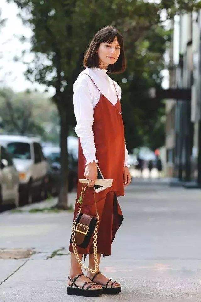 今年最流行的雪纺裙女 (今年最流行的雪纺裙)