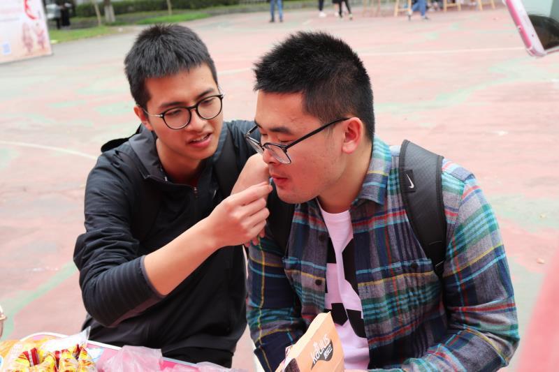 “你好，小时候”|坐上树大的时光机，带你去童年旅行