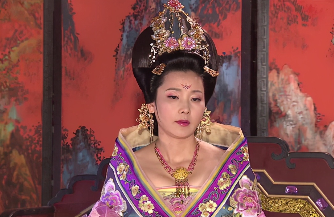 杨玉环嫁给李隆基后对李瑁怎么样,杨玉环李瑁唐明皇的关系