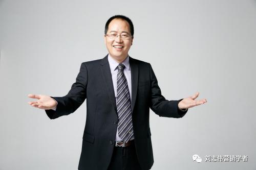 要做大哥先要有辆车,要想做大哥先学会做小弟