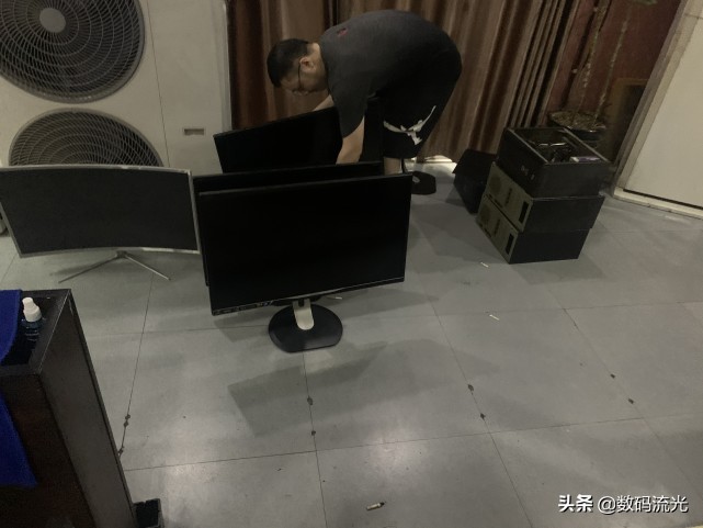 网吧充钱的会员网吧倒闭了怎么办,聊聊网吧倒闭的事