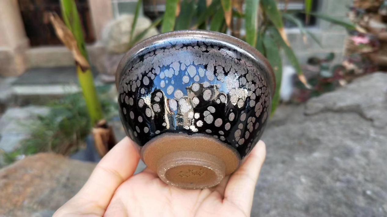 建盏的烧制工艺要克服多少难题，看完这三大点才知道是难上加难