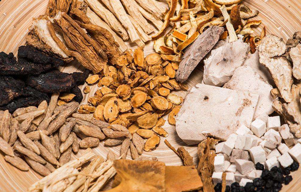 说文解字第1章,桃之夭夭有蕡其实中的蕡怎么读