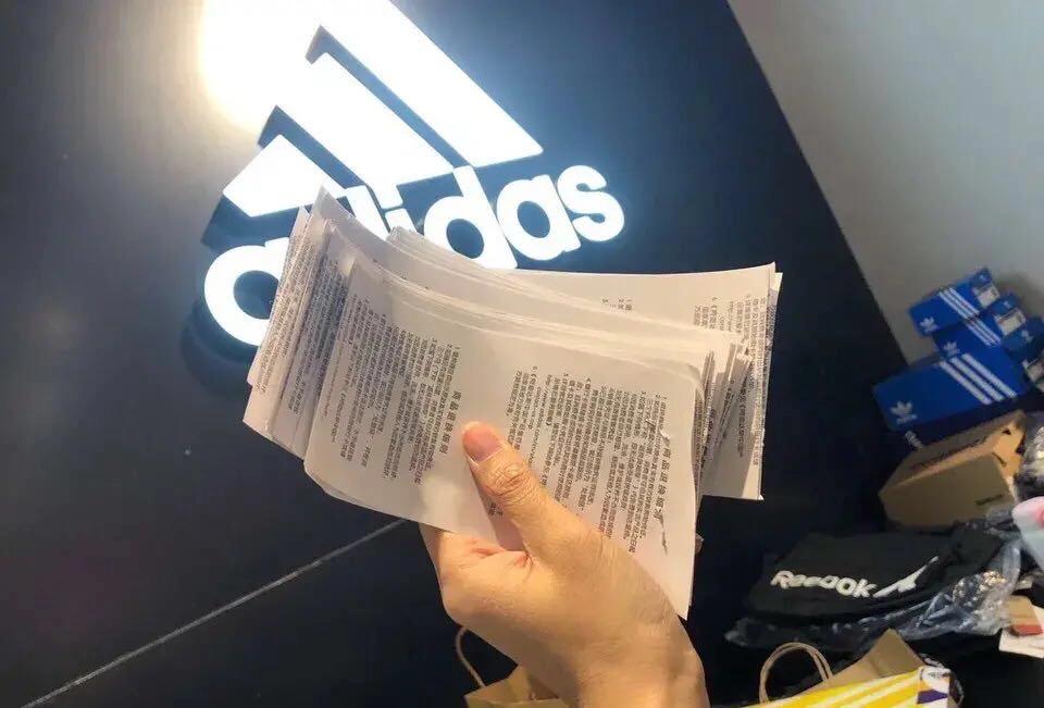 现在买阿迪耐克的多吗,临街的耐克阿迪为啥这么便宜