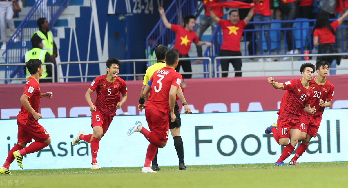 阿森纳对战越南,越南敢和日本对攻让国足汗颜