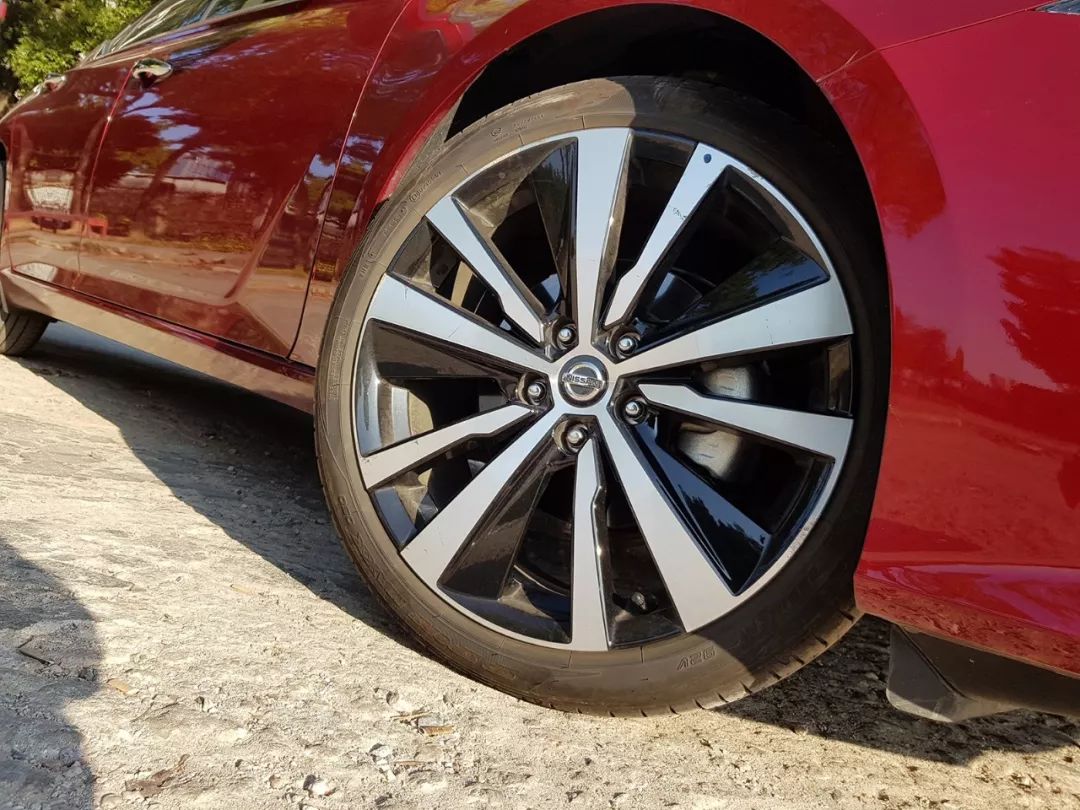 天籁2.0t252马力,一台天籁的成本造价