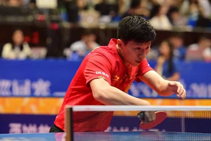 乒乓球反手拧拉的重心在哪条腿,乒乓球拧拉侧下旋球的教学视频