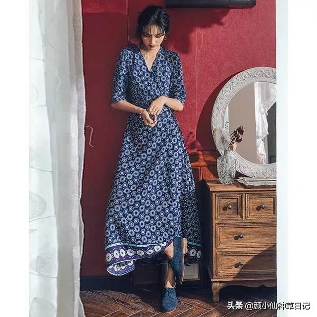 柳岩露出香肩,柳岩露锁骨