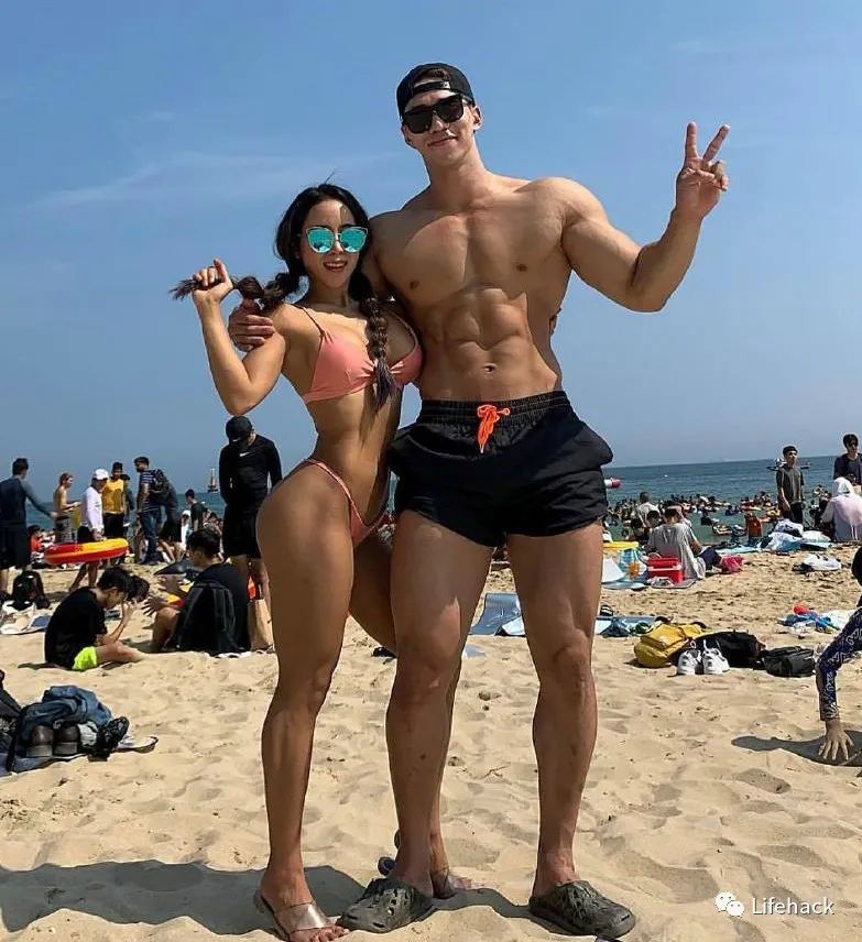 肌肉男女实力强啪，帅翻整个健身圈