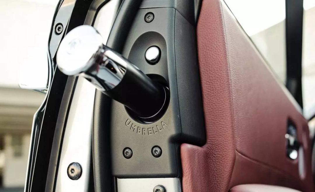 劳斯莱斯的雨伞价值多少钱,劳斯莱斯雨伞有十块钱一把的吗