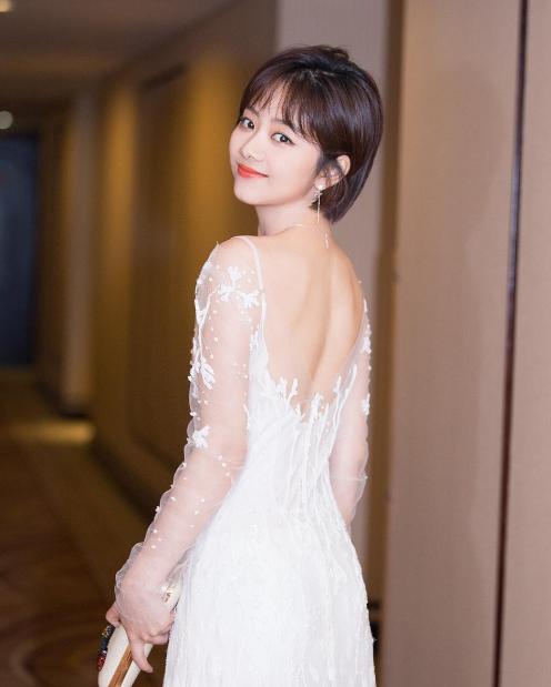 圆脸如何选配饰好看女,大圆脸女生适合的发型显年轻