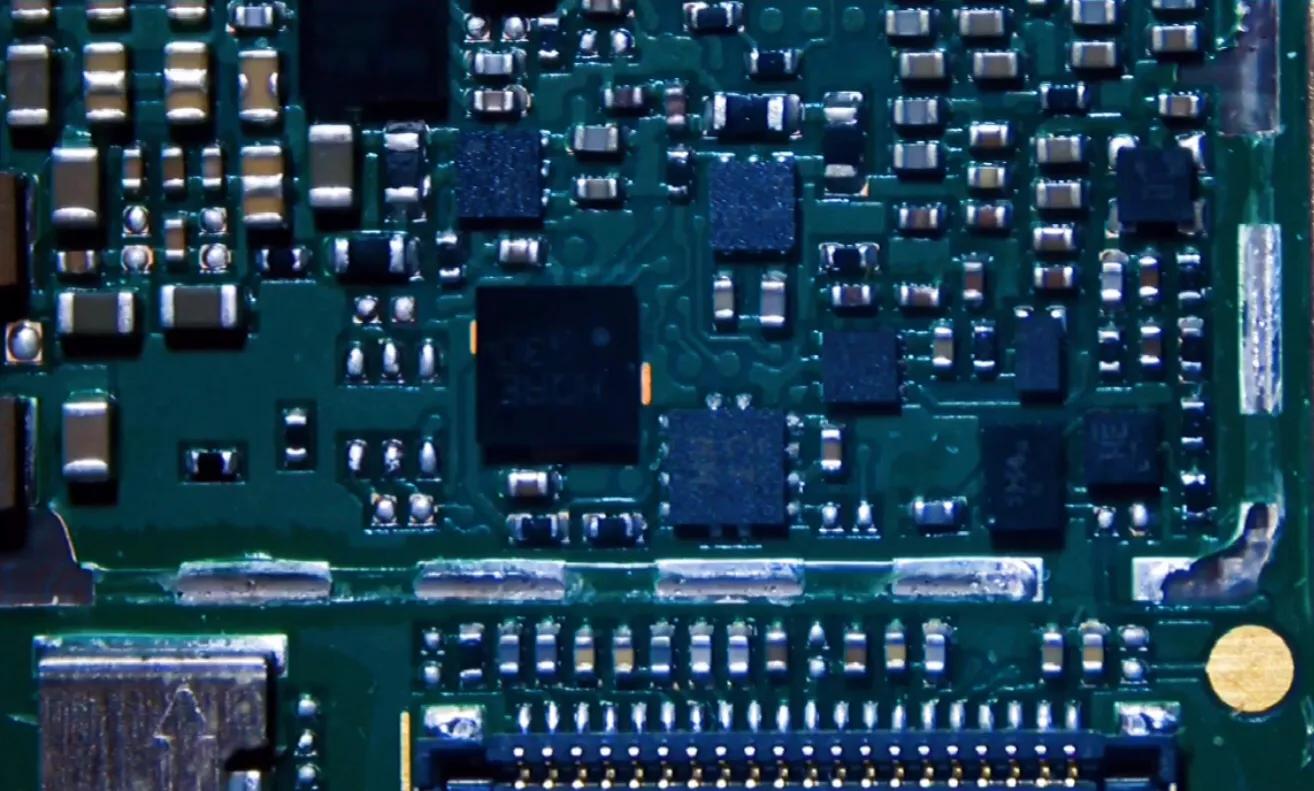 荣耀v8突然关机不开机,华为v8关机充电开机不充电