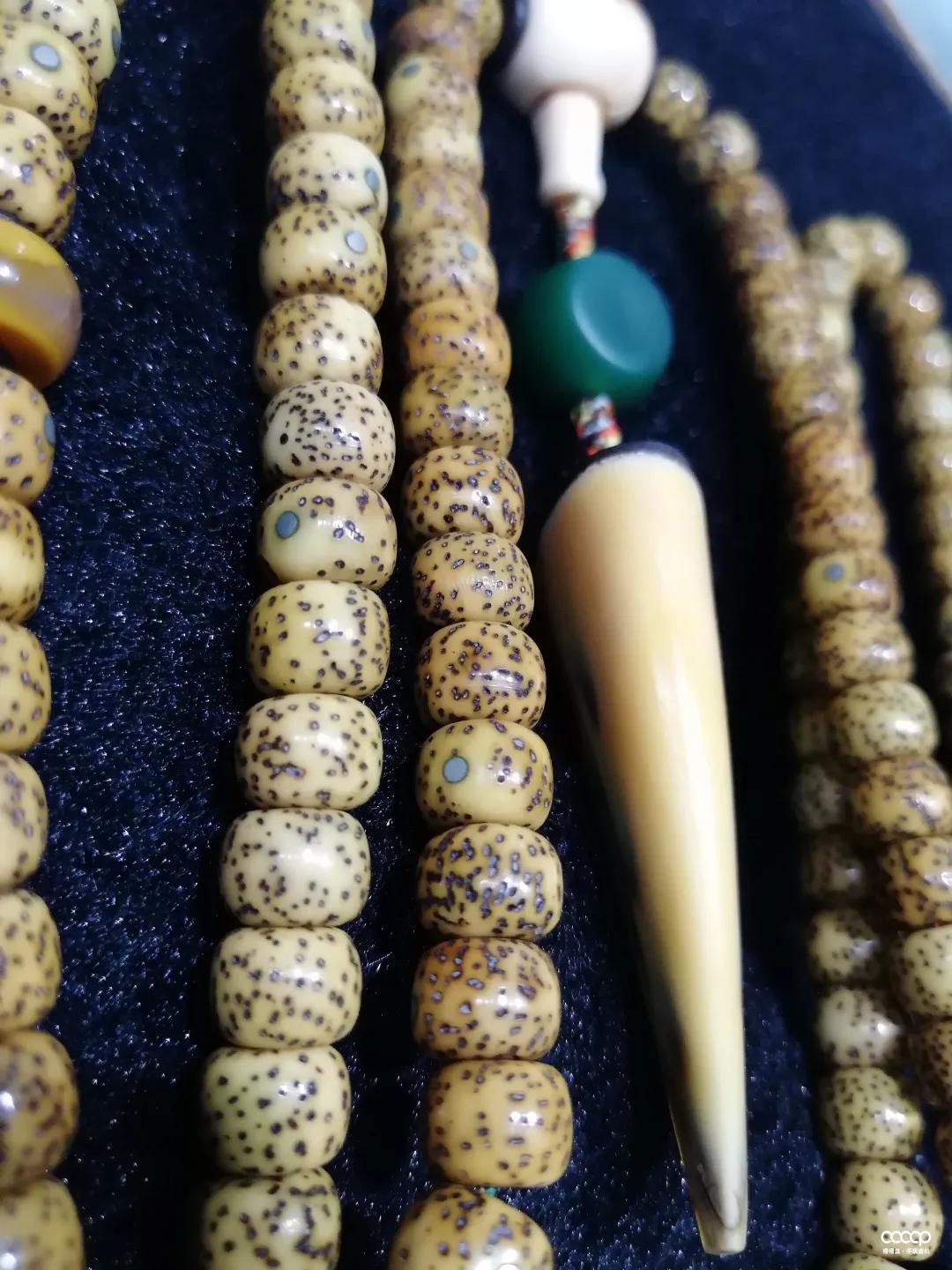 他试了一瓶“印度神油”,盘串6年,包浆妙啊