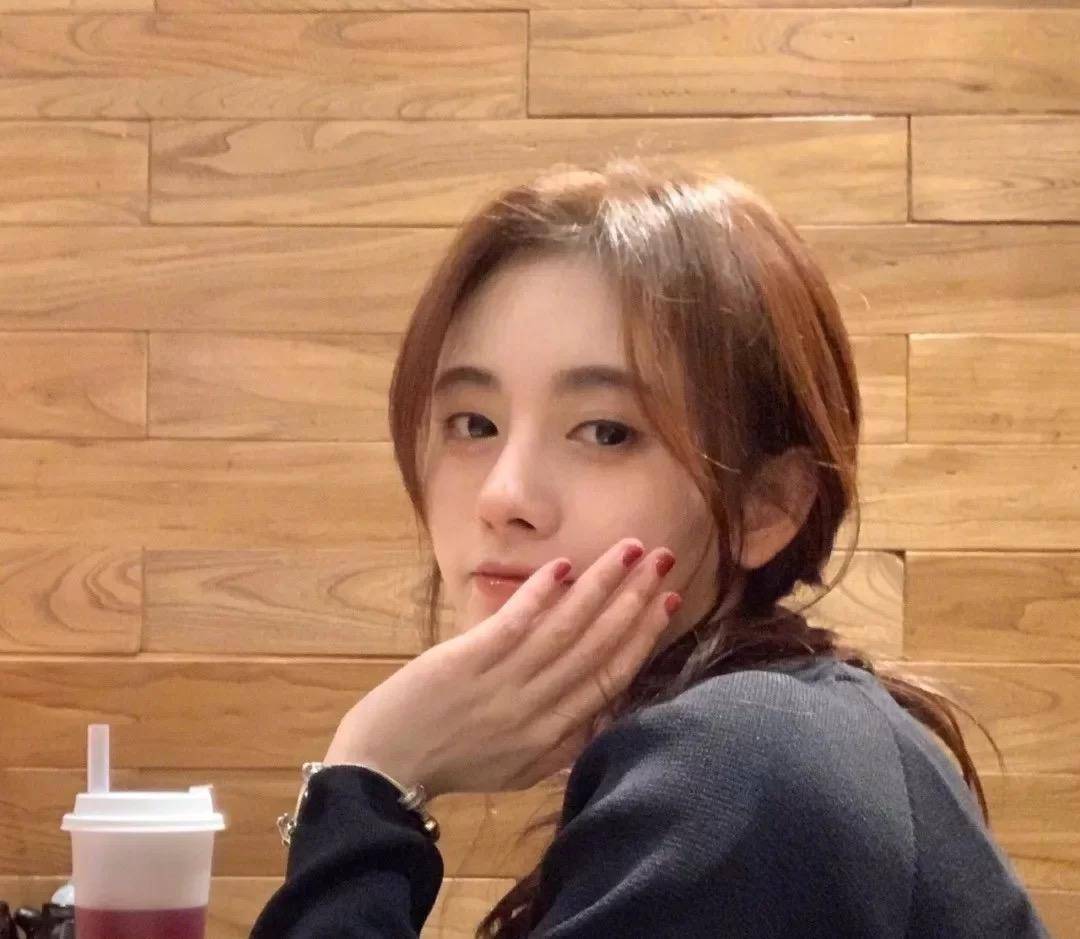 新手化妆修颜教程,化妆的正确顺序轻松搞定一个妆容