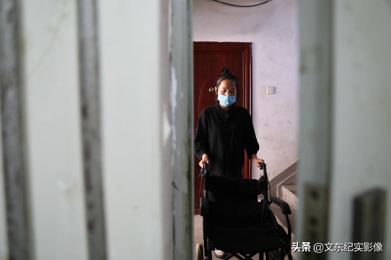 我来自河北，是个财迷，因为对我来说，钱就是命