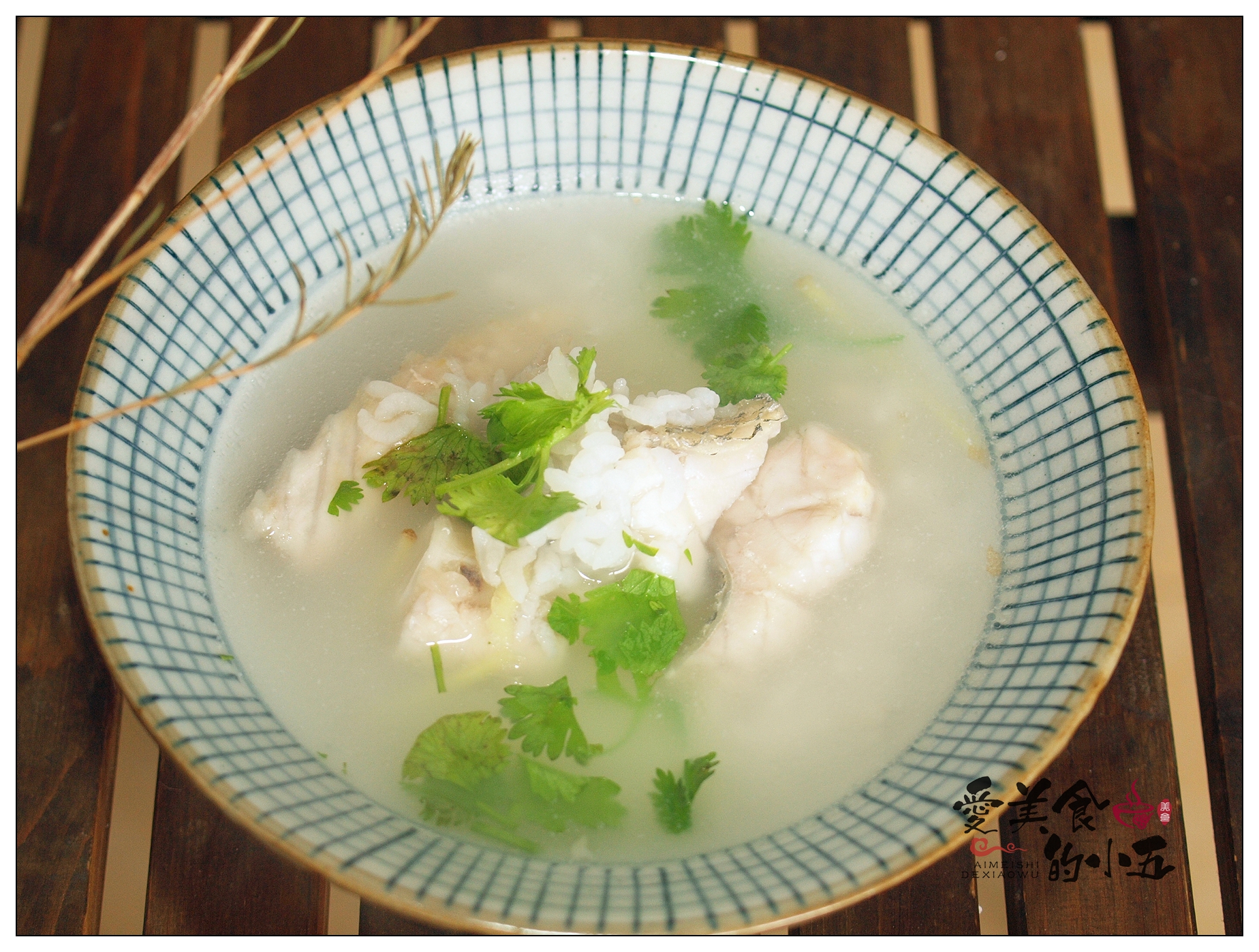 牛骨鲈鱼粥,煎鲈鱼成汤