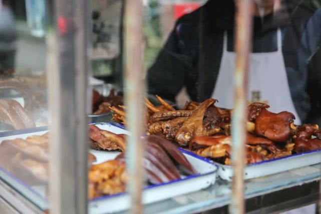 卤菜店凉拌菜生意火爆的配方传授,新手创业开卤菜熟食店赚钱吗现在