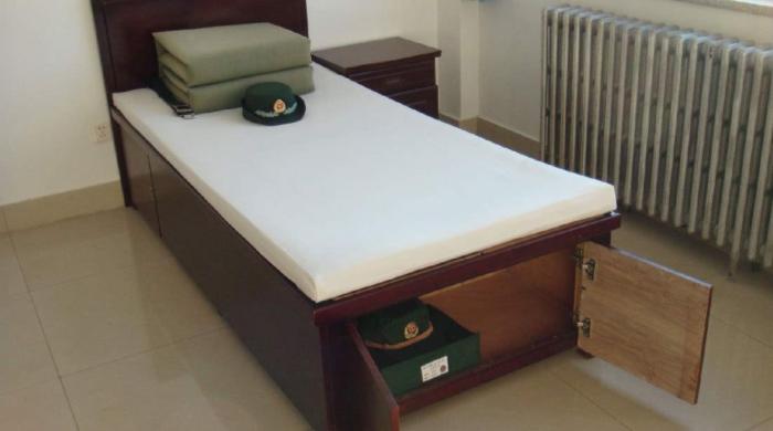 部队的被子为什么那么暖,部队里的被子那么薄不冷吗