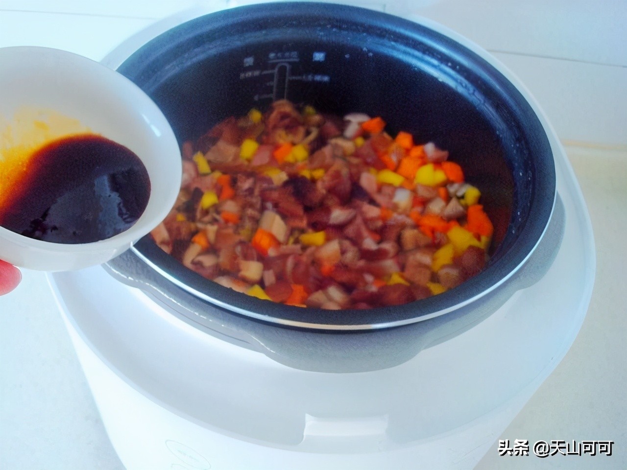 行业首创臻米智能饭煲压力锅，合二为一，做饭做菜，一台就搞定