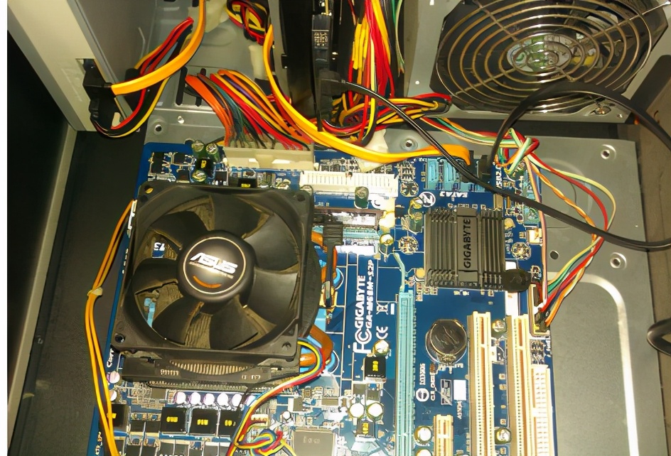 屏幕不亮诊断方法,计算机屏幕突然不亮怎么搞