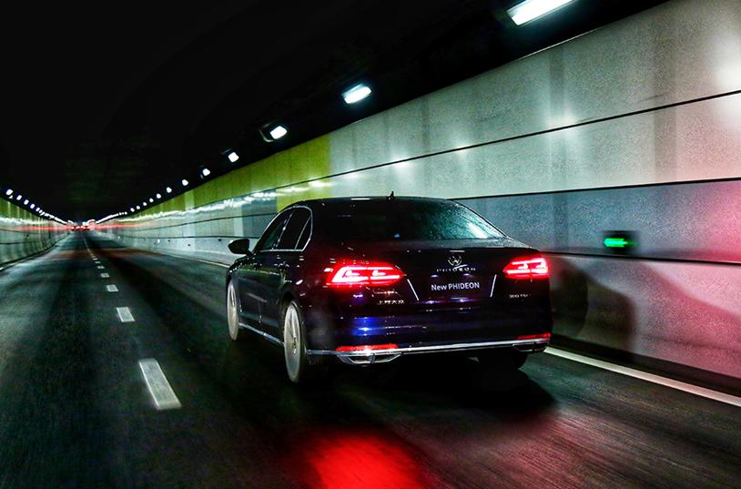 深度试驾大众新辉昂，内饰风格务实，乘坐空间和舒适性怎么样？