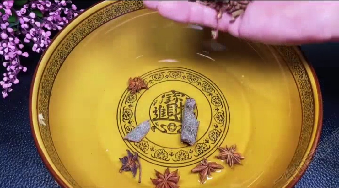 老奶奶腌制萝卜干独家秘诀,民间秘方腌制姜片介绍一下