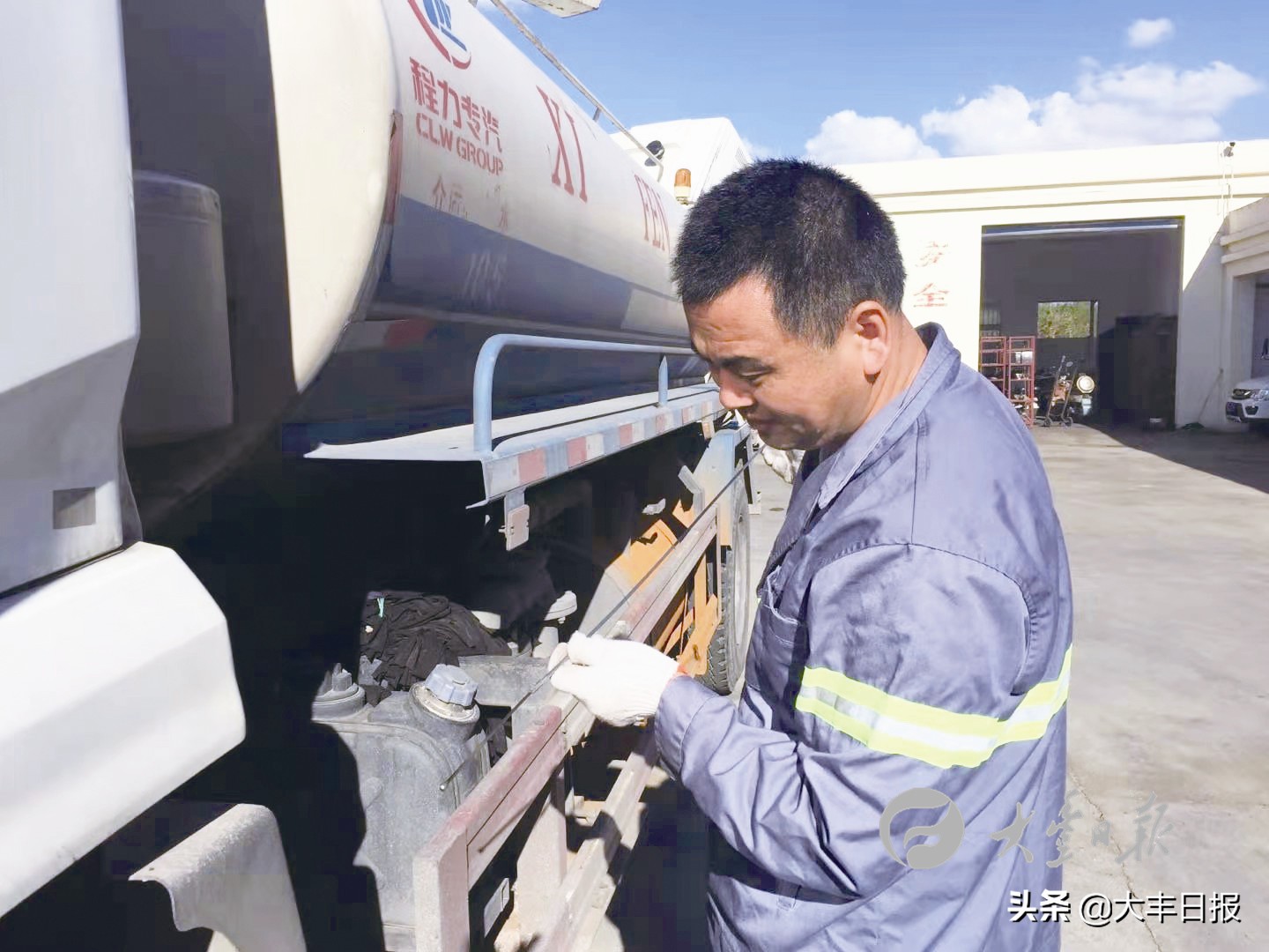 己亥新年敬业福,春节坚守岗位诠释最美敬业福