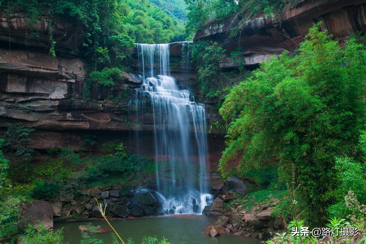 贵州地无三尺平下一句,贵州地无三尺平的介绍