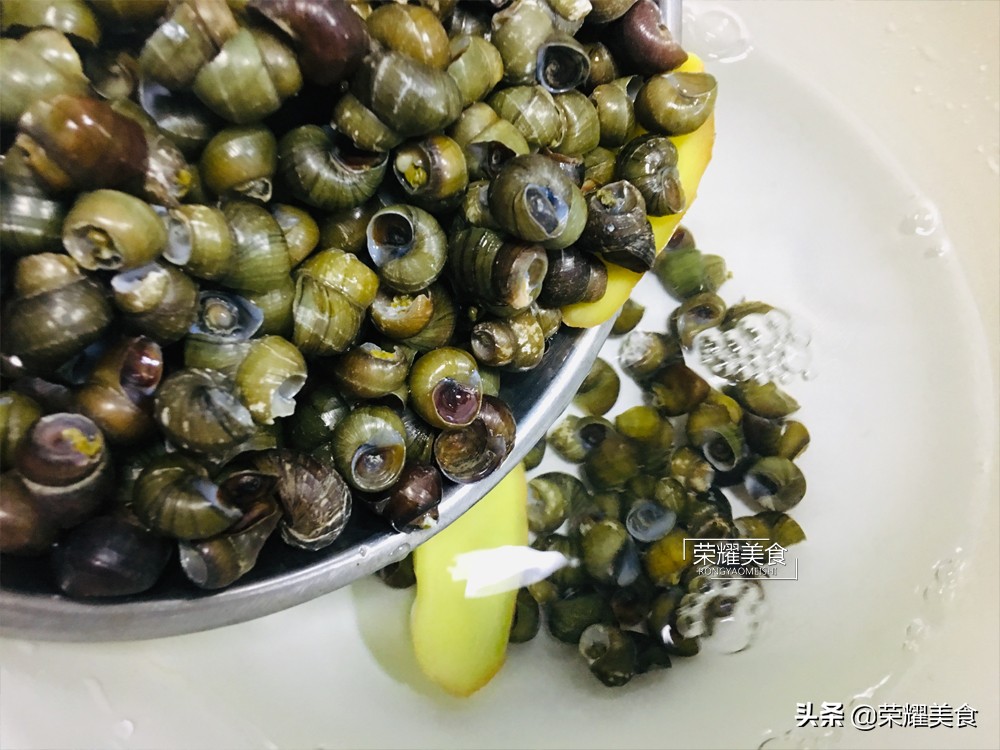 田螺炒完一股腥臭味还能吃吗,田螺腥味太大如何去除
