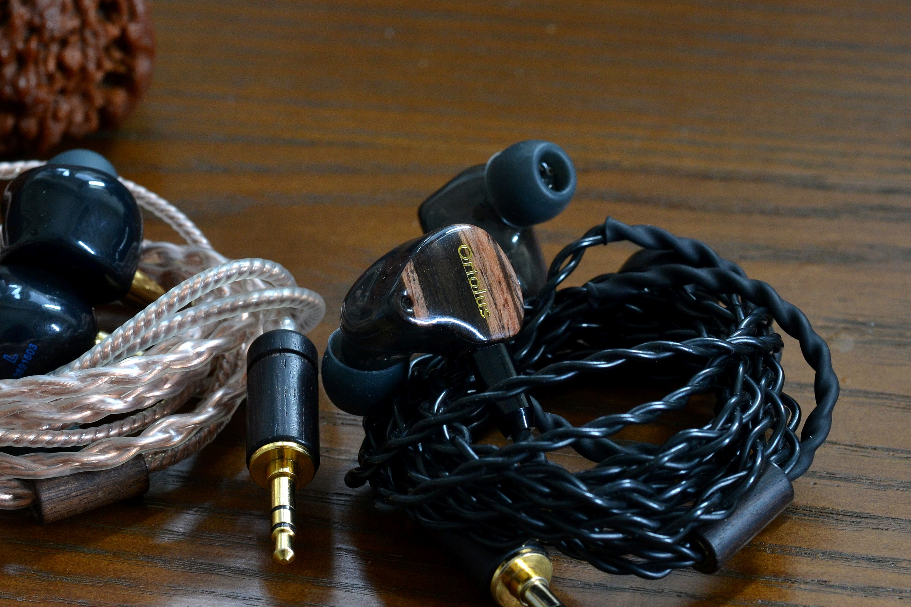 山鹂入耳式耳机,老人家朱黄鹂耳机评测