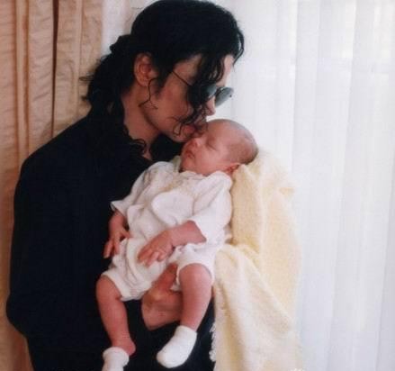 为什么说迈克尔杰克逊是天王巨星,迈克尔杰克逊巨星陨落之谜