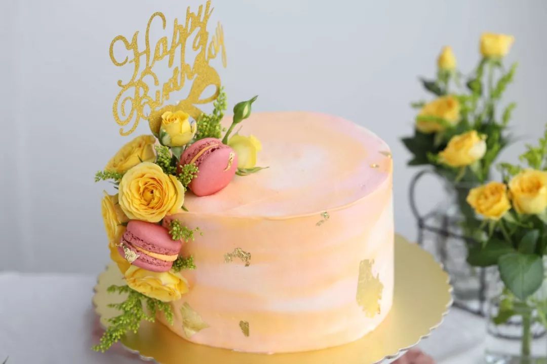 奶油鲜花蛋糕图片,鲜花奶油生日蛋糕