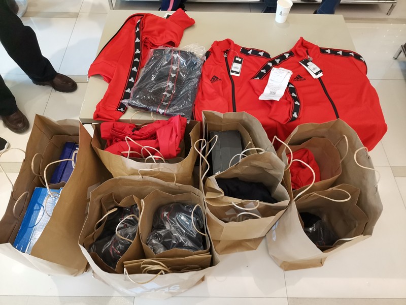 奥特莱斯阿迪打折是真的吗,双流时代奥特莱斯阿迪店