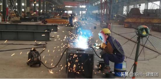 中秋节致敬坚守岗位的他们,中秋节依然坚守岗位的我们