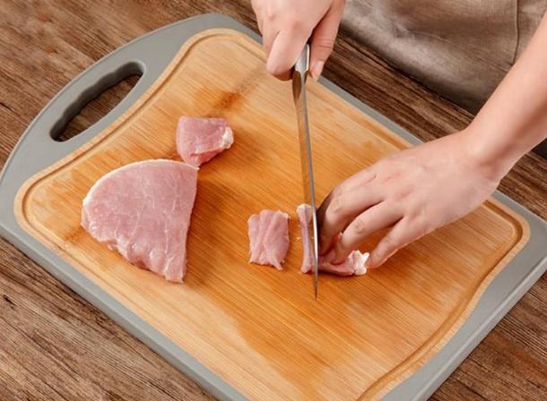 刀板有黑色用什么洗干净,刀板有异味怎么清洗