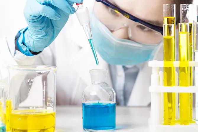 为什么4s保养维修工建议你换东西,做保养的时候发动机清洗有必要吗