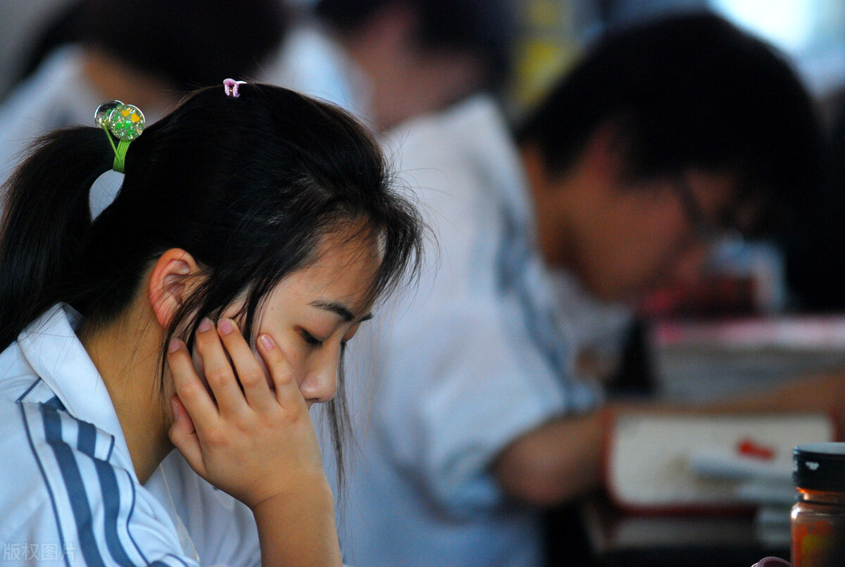 高考考场上遇到各种问题不要慌张,高考考场突发情况怎么办