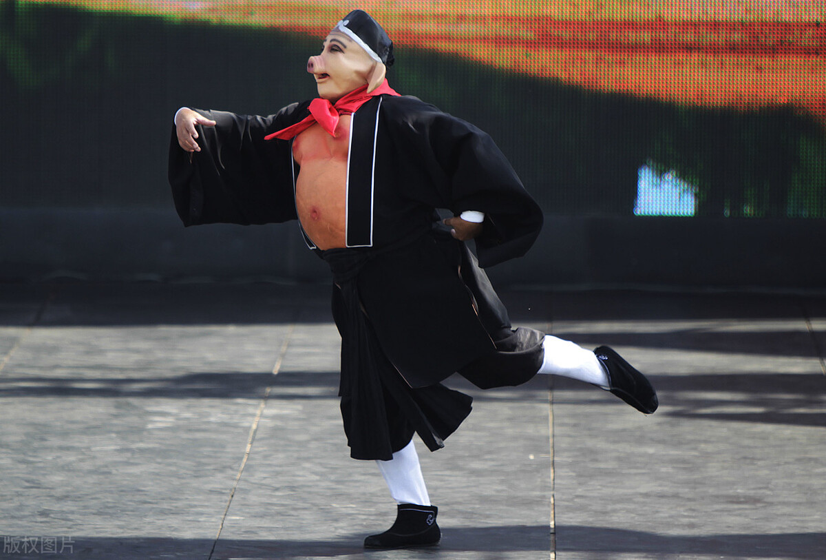 猪八戒踢足球世界杯,猪八戒踢足球创意菜