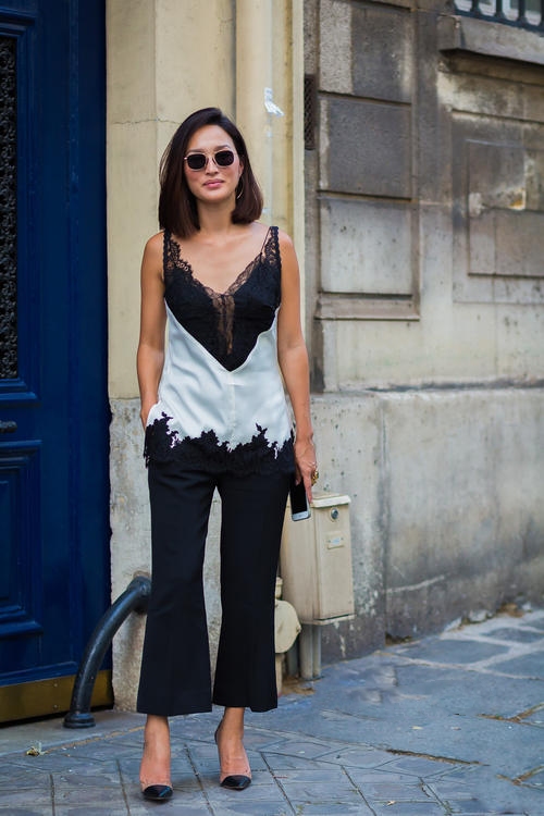 阔腿裤和窄版牛仔裤哪款显瘦,最流行的阔腿裤与牛仔裤