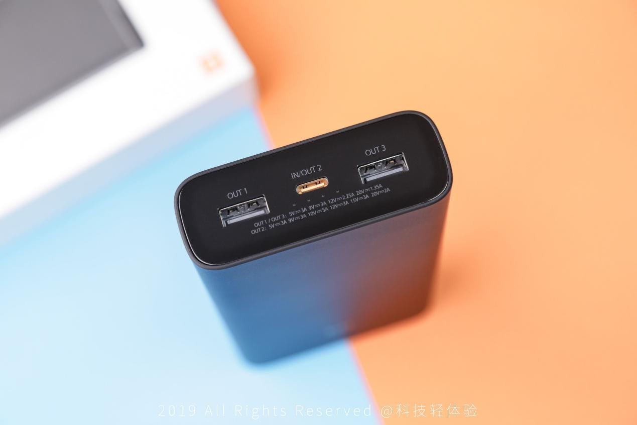 小米移动电源3闪充版怎么充电,小米移动电源310000毫安说明书