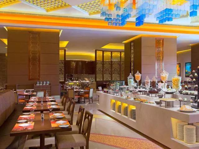 国庆去澳门有什么玩？带娃赏烟火看花灯，享全球最大喜来登酒店