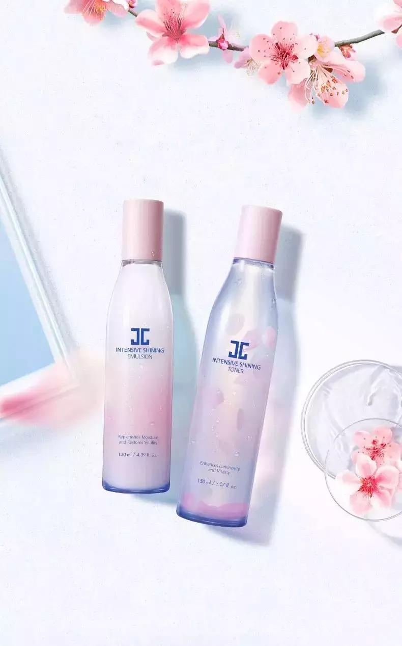 没有一个女孩，逃得过「樱花限定」四个字