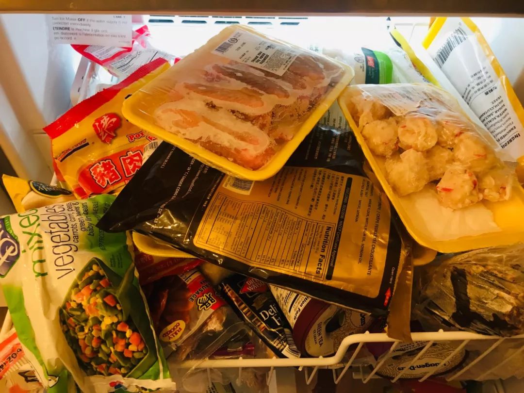 歪果仁总结中国留学生标配....我好像上了个假大学