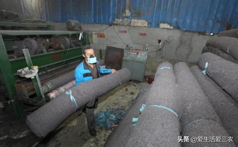 农村致富经:粉碎旧衣服销路广，利润高，感兴趣的可以试试！