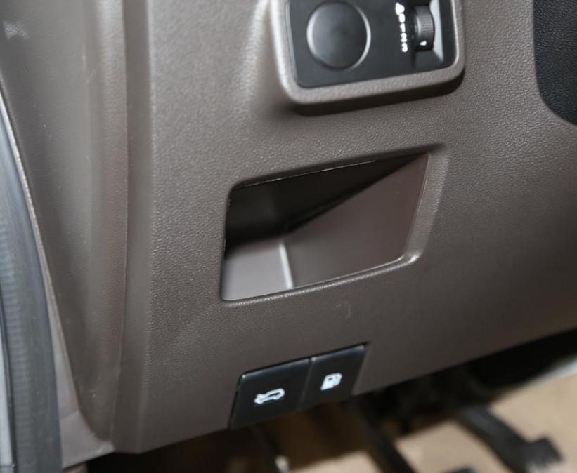 五菱宏光1.2排量试驾视频,五菱宏光一二三代比较