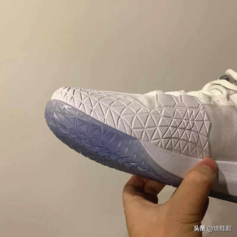 耐克airzoomcrossover篮球鞋测评,网球鞋nikezoom3
