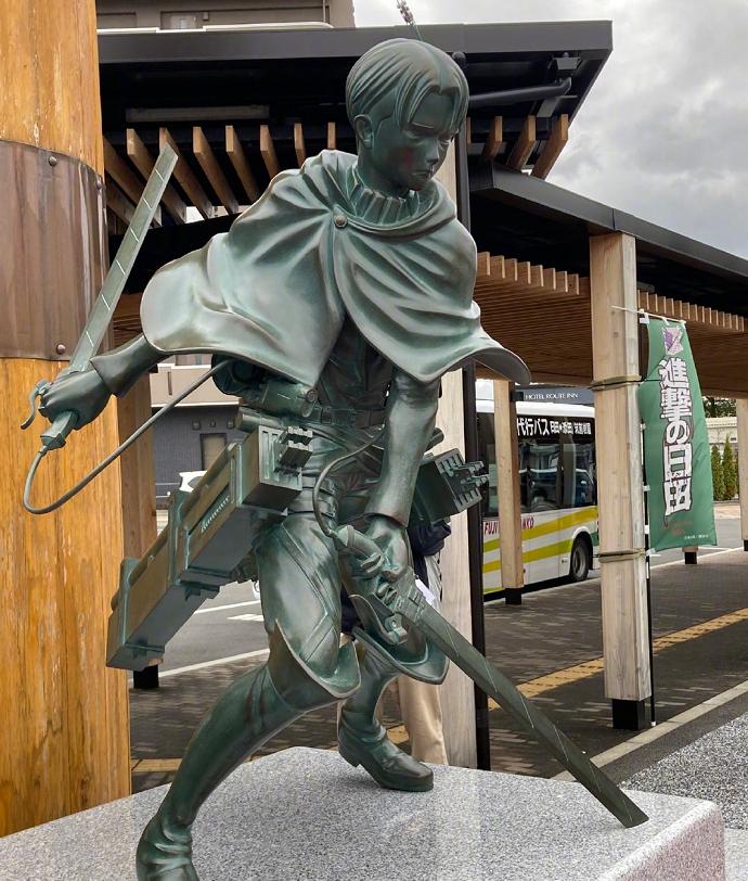 兵长铜像,兵长谢幕雕像