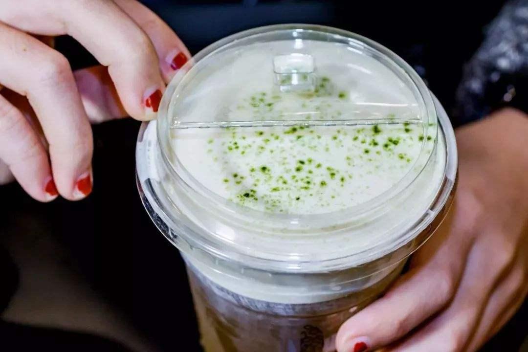 加盟喜茶奶茶店忠告,奶茶店学做奶茶难么多久能上手