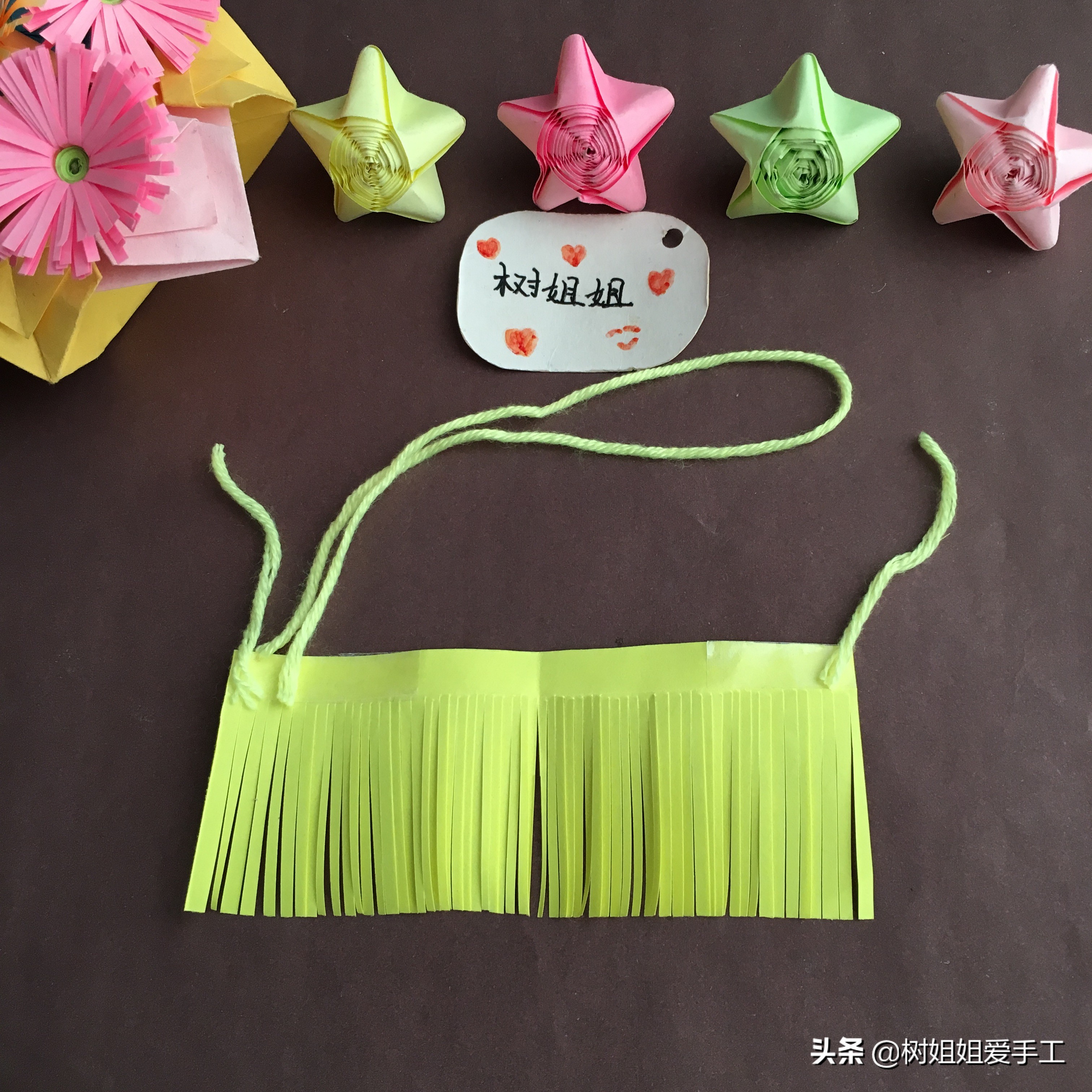 正方形折纸折灯笼慢动作,许多正方形折纸灯笼