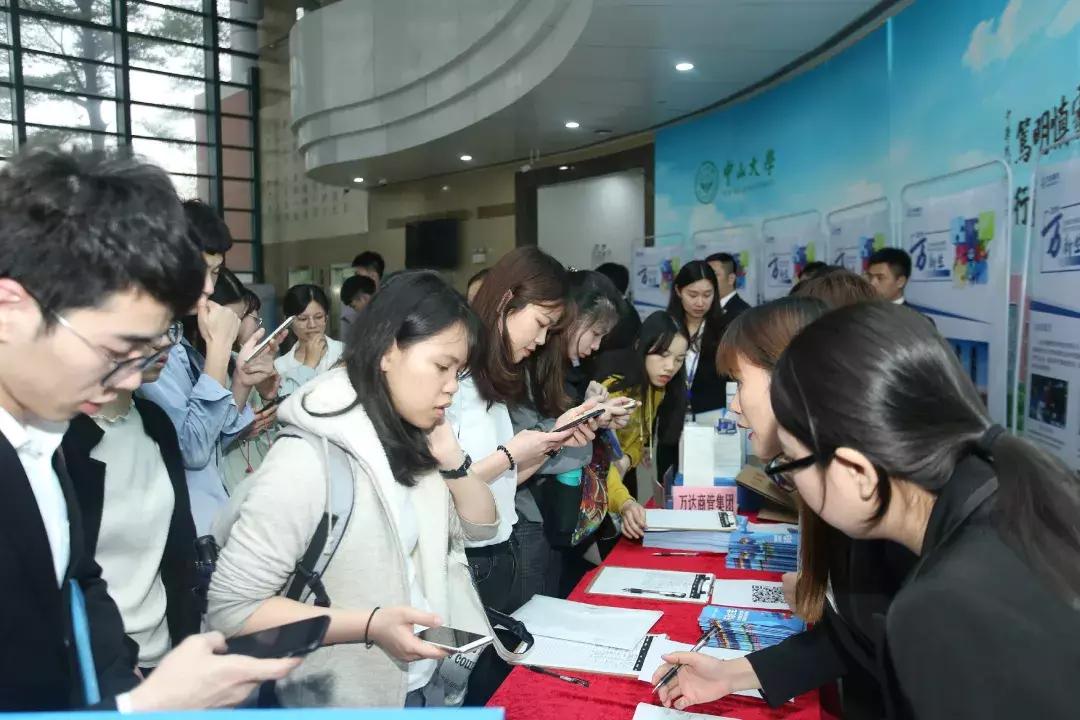 拿到offer一个月入职合适,应届生无经验如何快速拿到offer